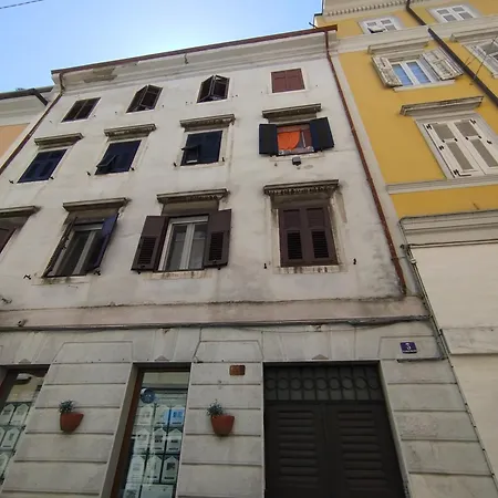 Appartamento Storico In Viale Trieste Exterior photo